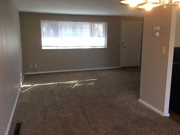 2nd image of 1718 W Loveland Ave