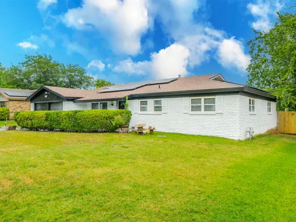 904 Gregory Ave, Bedford, TX 76022