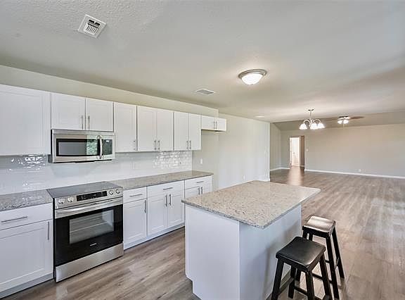 2nd image of 4405 Valleycrest Dr