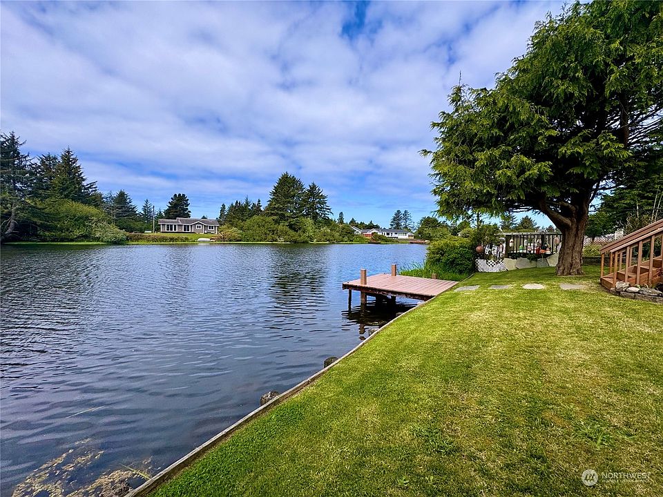 1st image of 141 Canal Drive NE