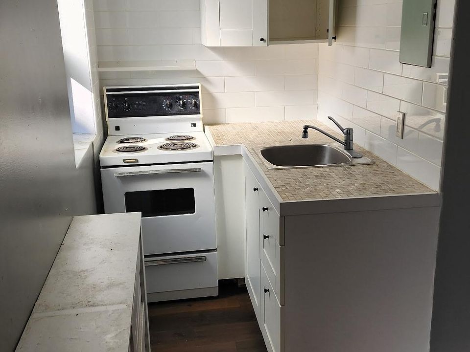 2nd image of 313 The Kingsway #15B