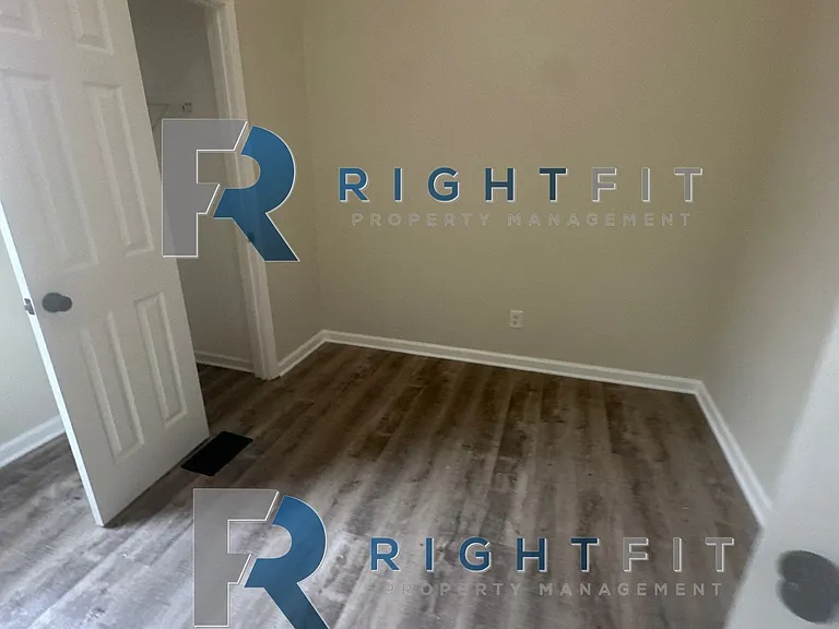 814 S 33rd St — Photo 5