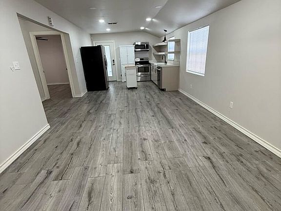 2nd image of 560 W Tandy Rd #A