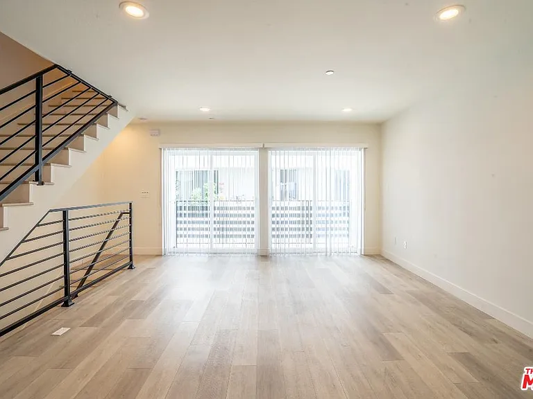 608 N Gramercy Pl — Photo 10
