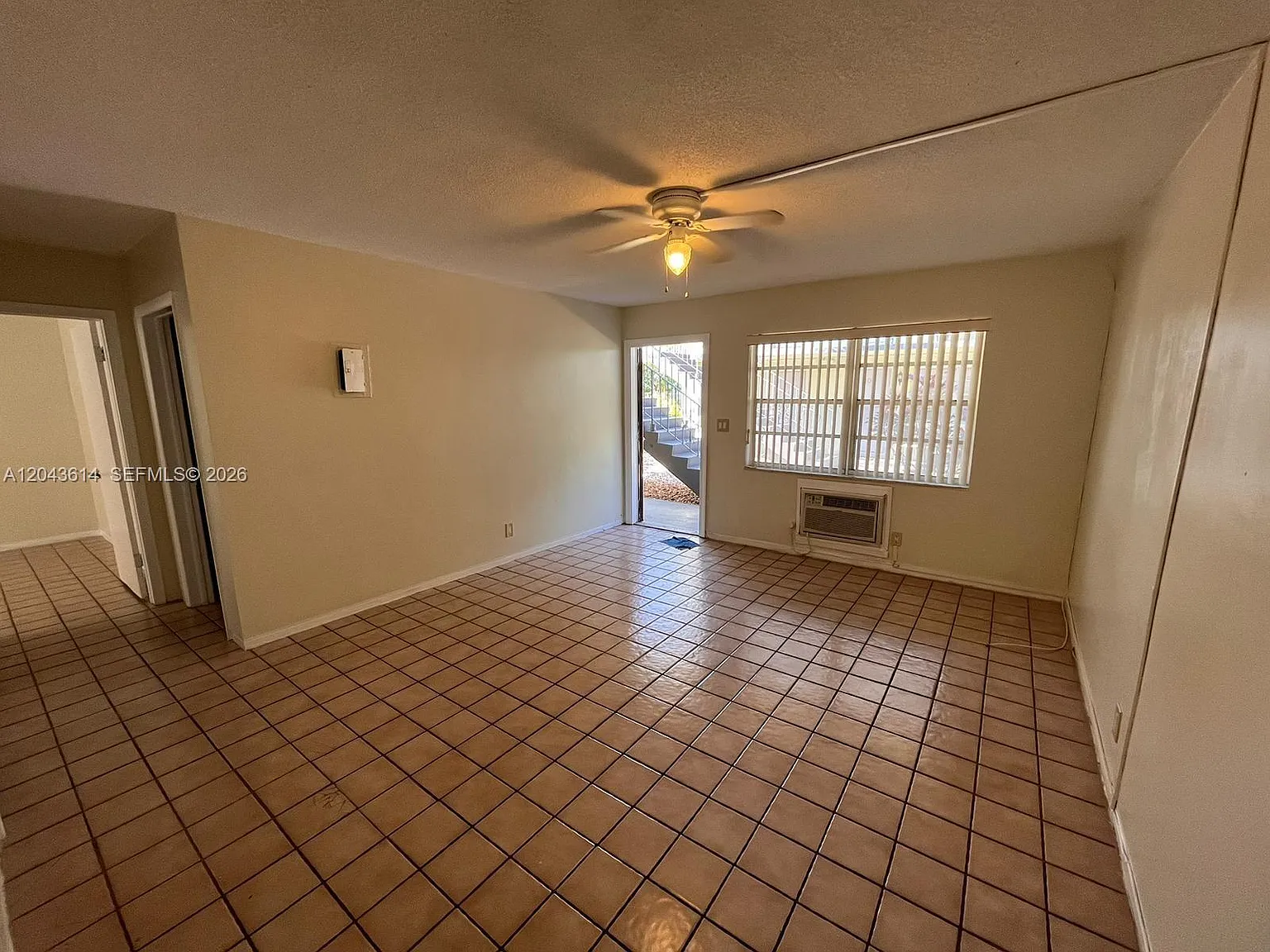 Edgewater Beach Condo — Photo 4