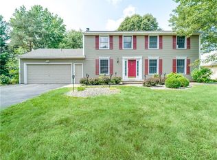 65 Middlebrook Ln, Rochester, NY 14618