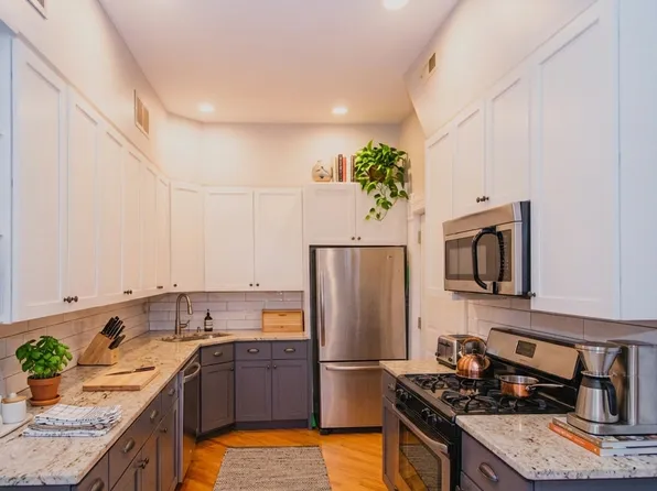 3117 N Racine Ave, Chicago, IL