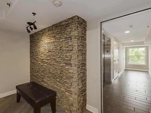 3rd image of 1001 Church St #608