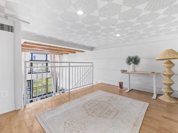 282 Nassau Avenue image 10 of 15