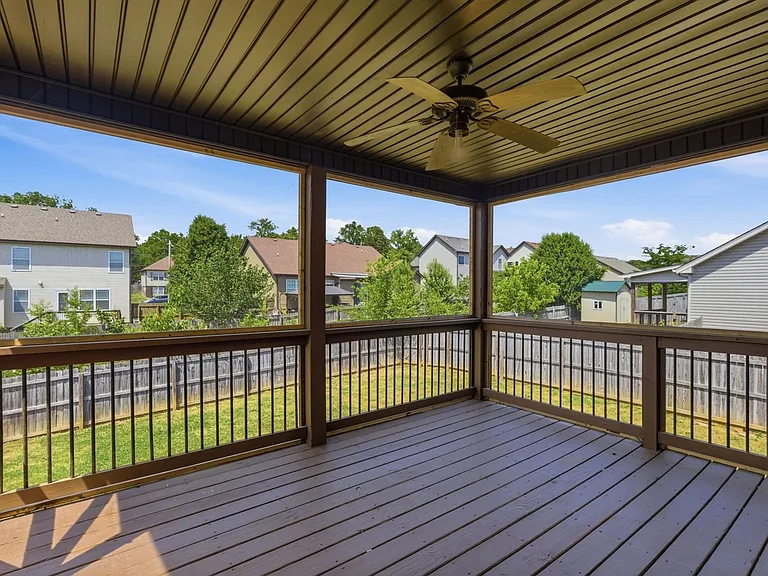 1011 Sunrise Dr — Photo 11