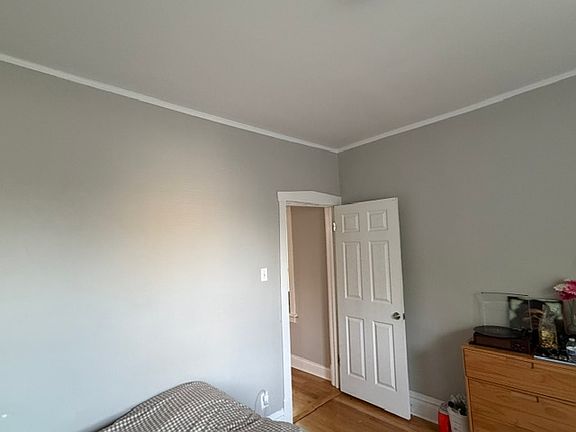 4th image of 4460 N Avers Ave APT 2