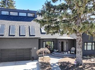1616 W Summer St SW, Calgary, AB T3C 2J6