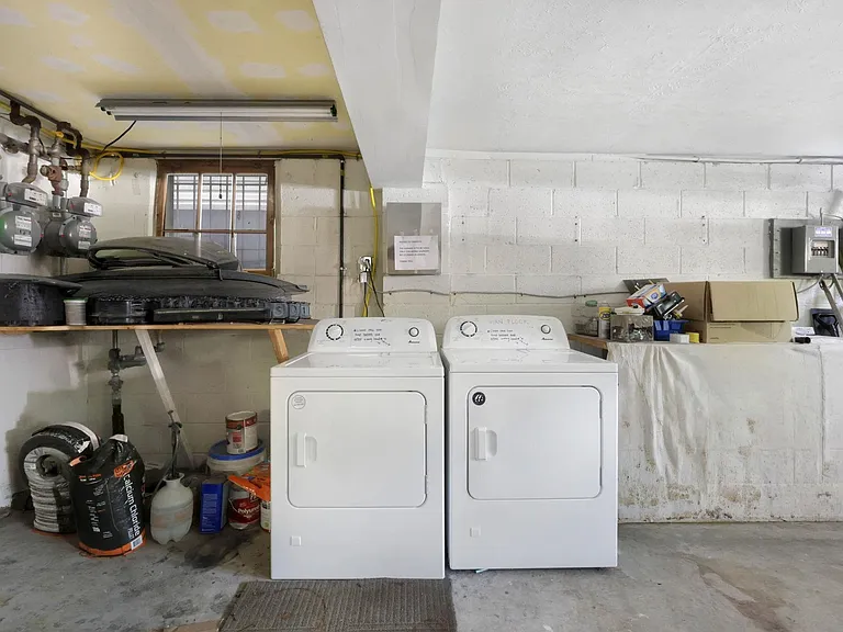425 Manila Ave #1 — Photo 11