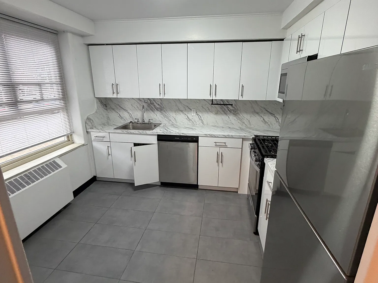 186th Ln, Fresh Meadows — Photo 3