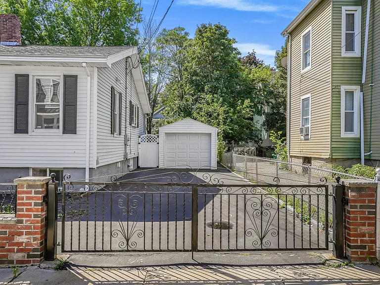 55 Alpine St — Photo 2