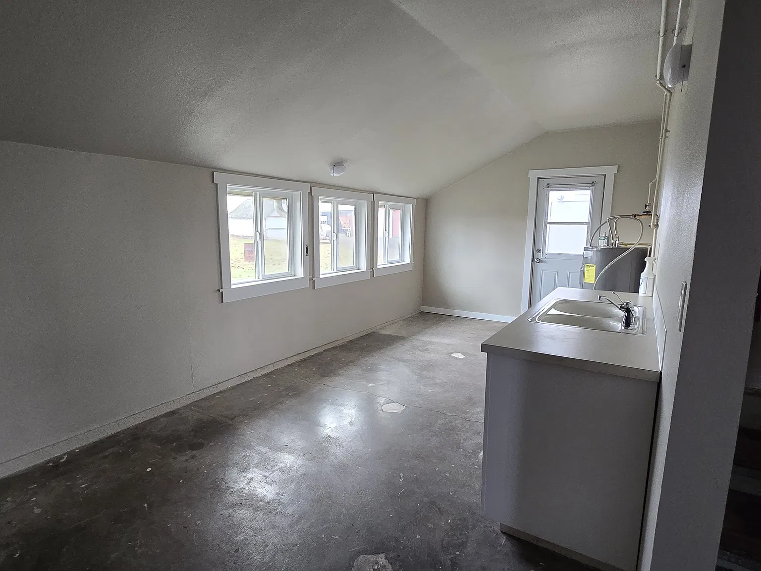 4 bed, $2,150 — Photo 3