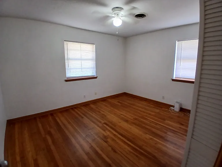 702 Hardin Dr — Photo 8