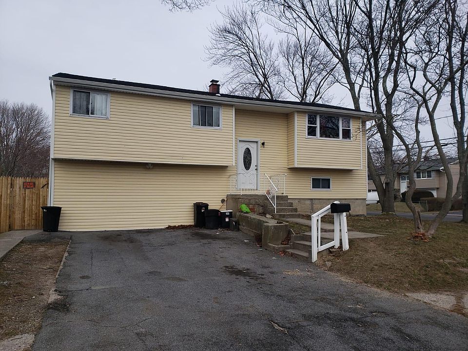 1st image of 124 10th Ave