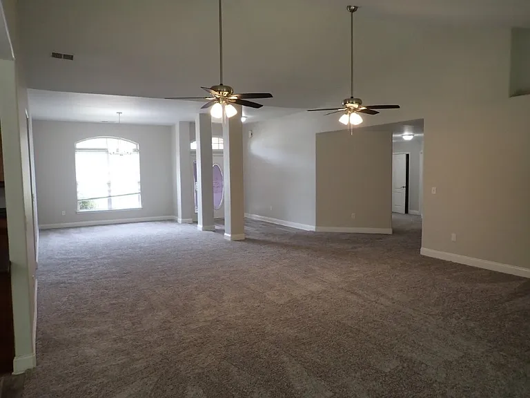 237 Cedar Mdw — Photo 4