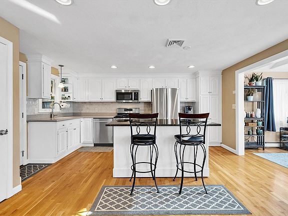 5th image of 1115 Shootflying Hill Rd