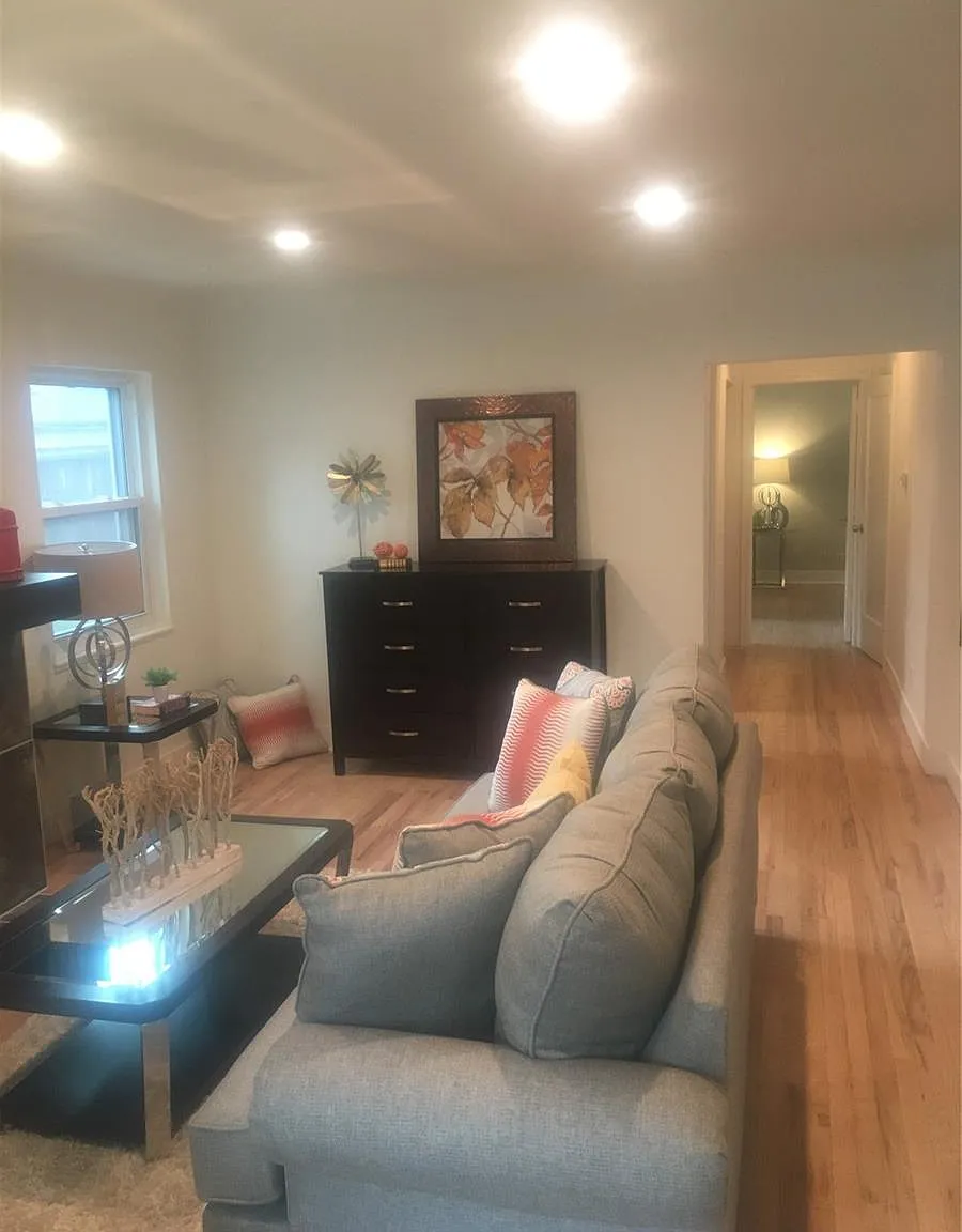 2 bed, 1091 sqft, $2,365 — Photo 3