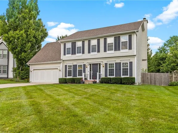12904 Garnett Ln, Overland Park, KS 66213