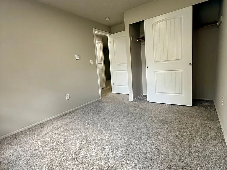 3219 49th Ave NE — Photo 26
