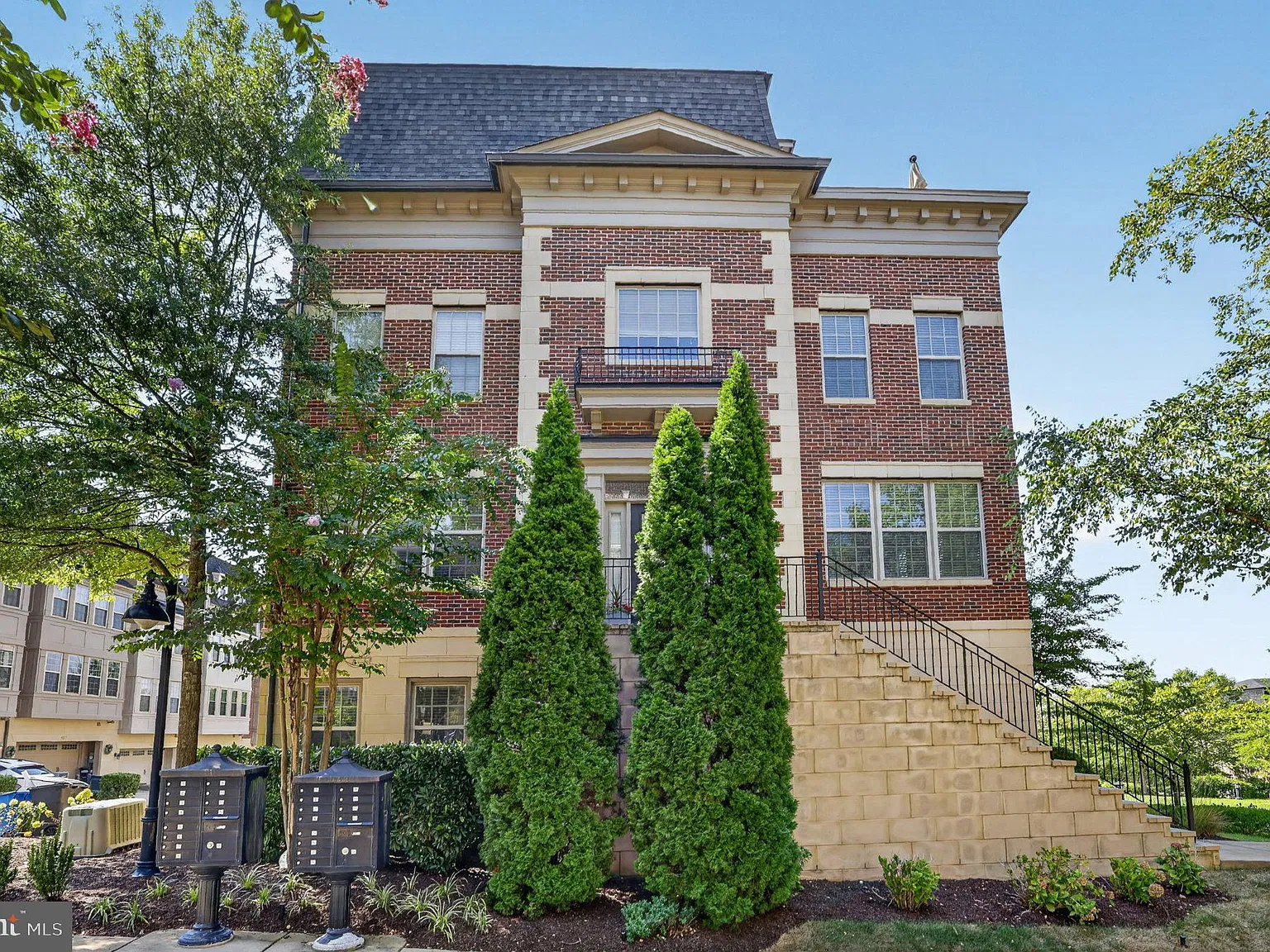 Potomac Overlook Condo — Photo 1
