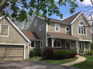 W275N2536 Wildflower Rd, Pewaukee, WI 53072