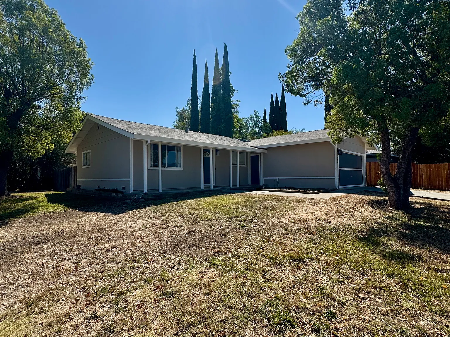 3 bed, 1176 sqft, $2,600 — Photo 3