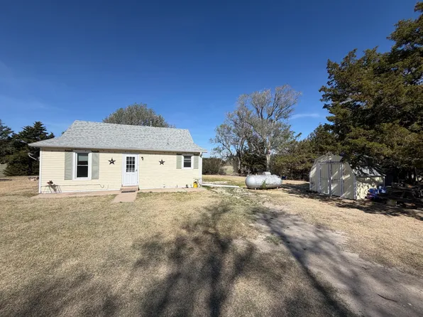 706 Gandy Broadway Ave, Stapleton, NE 69163