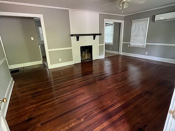 2nd image of 1912 Colonial Ave