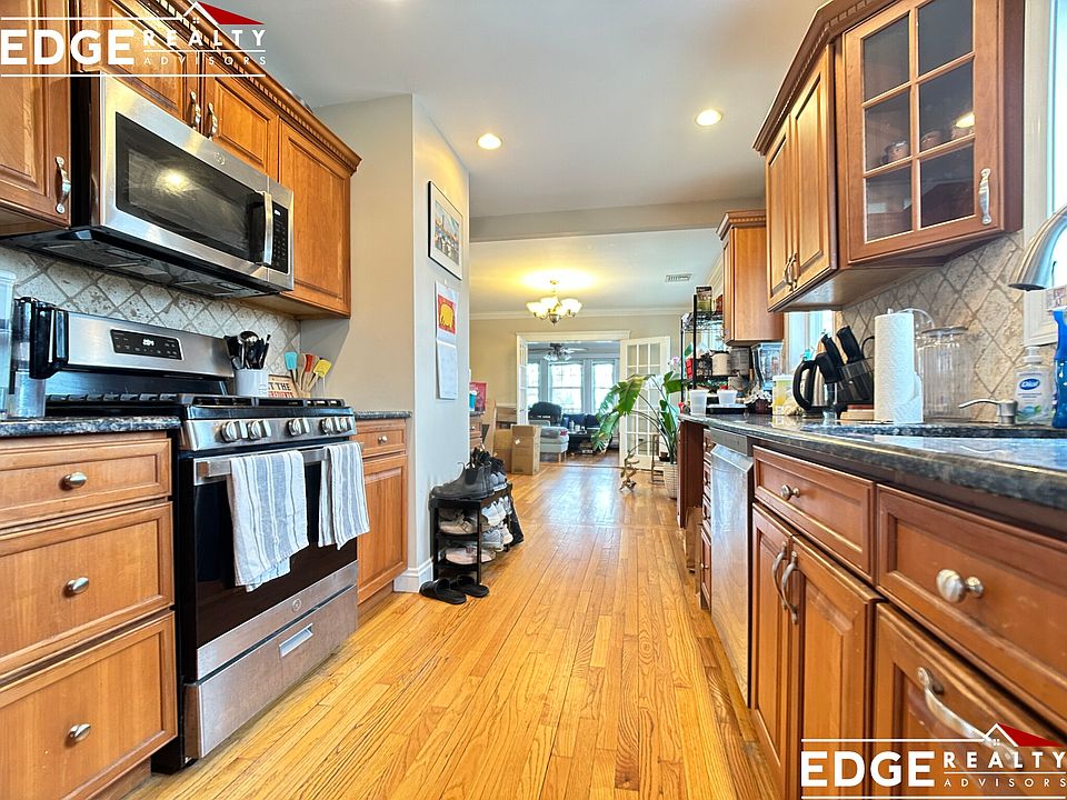 1st image of 142 Arlington St APT 1