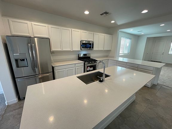 3rd image of 9136 W Roma Ave