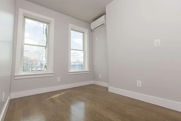 Rented by Nooklyn NYC LLC | media 28