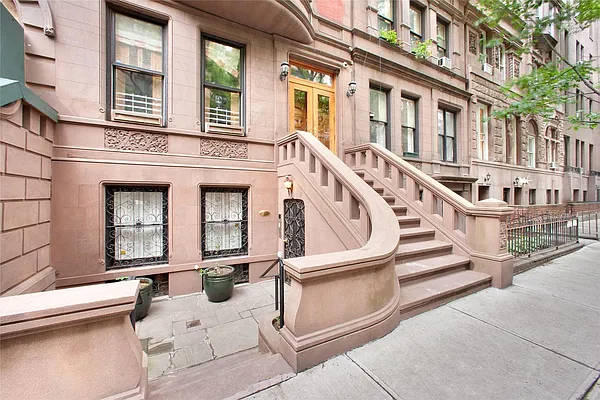 Rented by Douglas Elliman | media 8