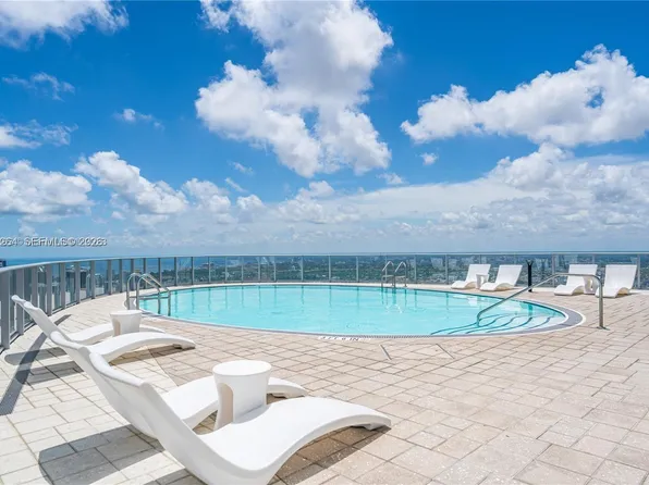 851 NE 1st Ave, Miami, FL 33132