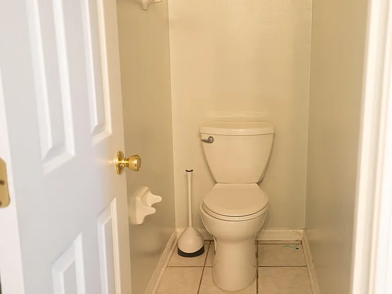 2441 University Blvd S — Photo 20
