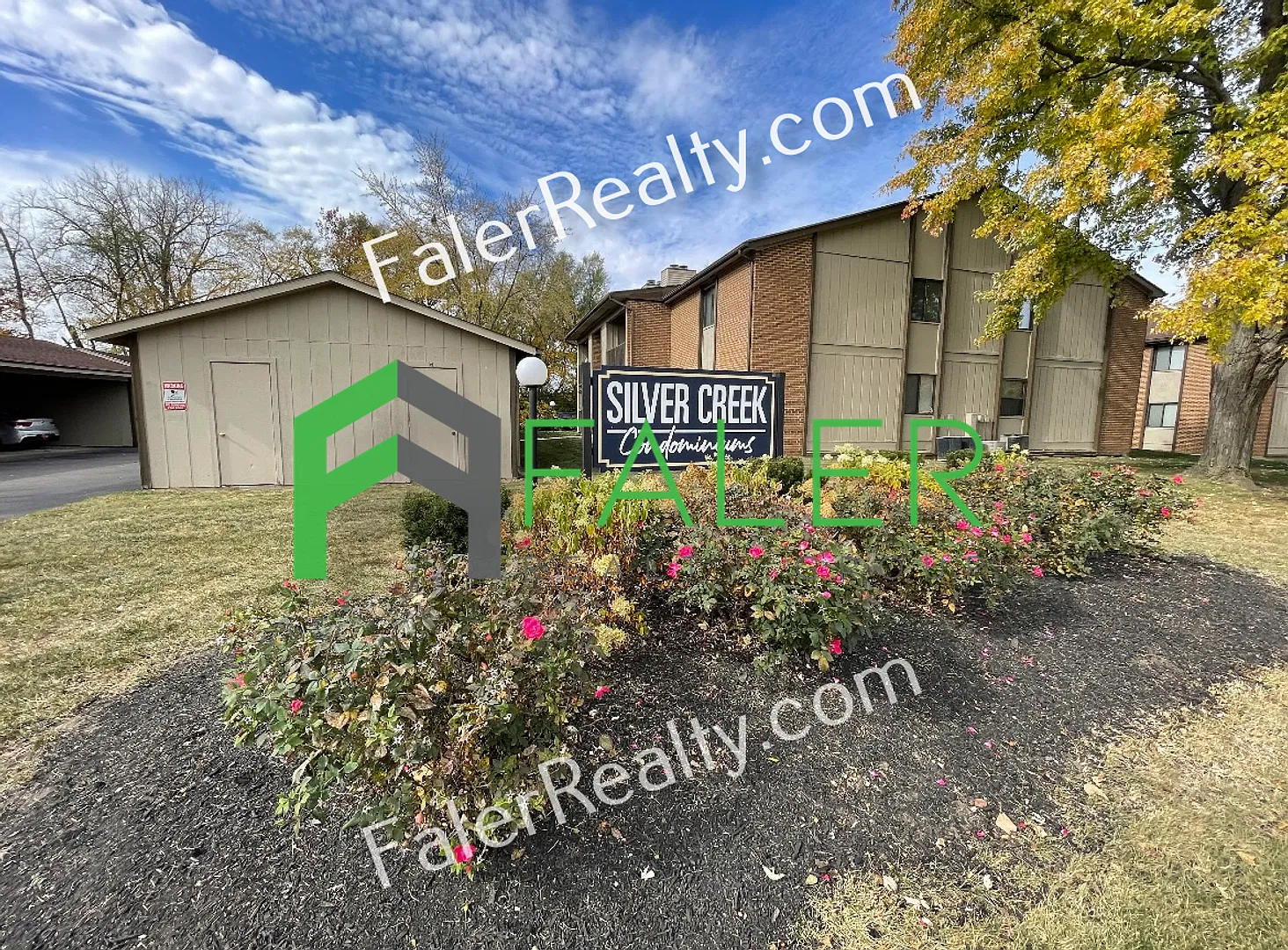 Spacious 2 bedroom condo - Available NOW! — Photo 1