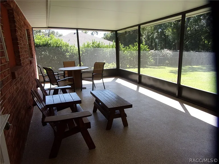 1821 Kimberly Ln — Photo 25