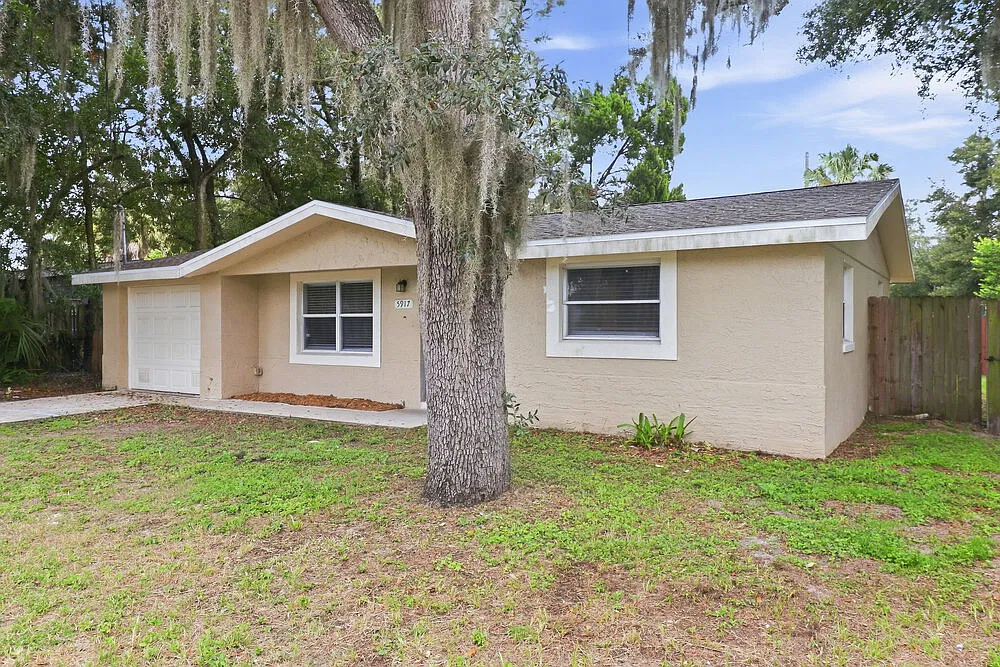 3 bed, 2.0 bath, 1007 sqft, $1,630 — Photo 3