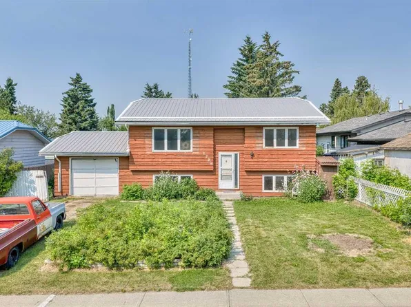 1726 E Saskatchewan St, Crossfield, AB T0M 0S0