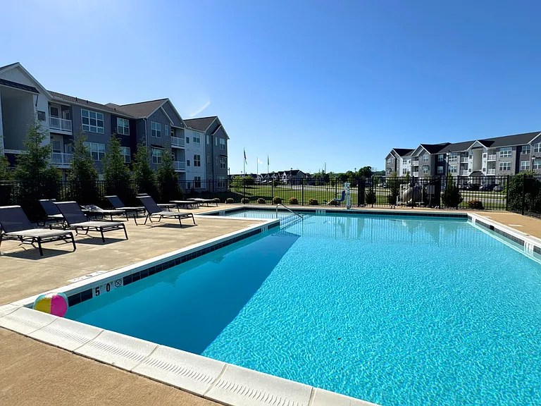 Park West Apartments — Photo 2