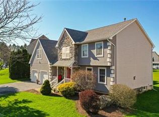 2546 Halleck Dr, Whitehall, PA 18052