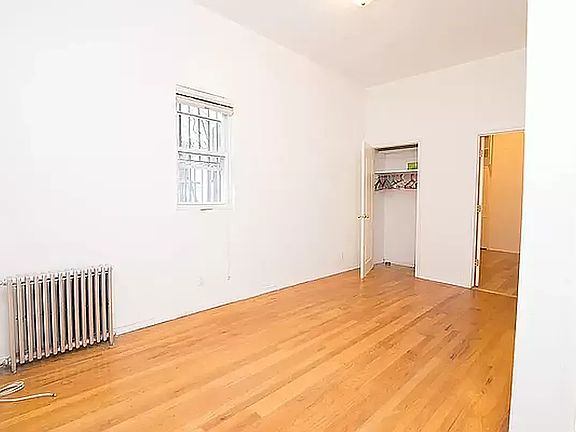 3rd image of 119 Taaffe Pl APT 2R