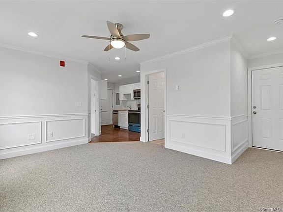 5th image of 1091 Whalley Ave #B