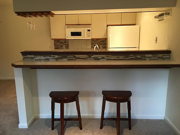 Breakfast bar with stools