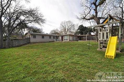 4th image of 239 Five Oaks Dr