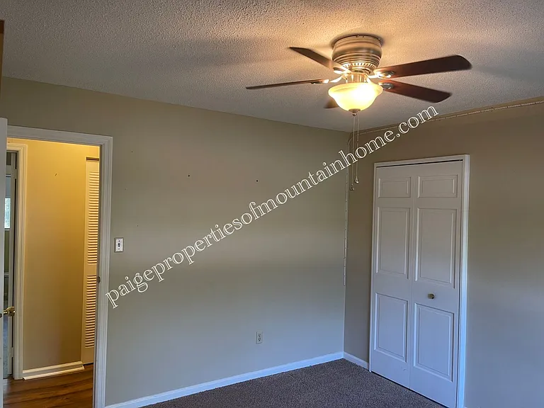 1724 Katherine Dr — Photo 5