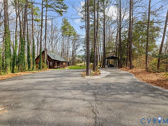 2nd image of 400 Windrift Rd